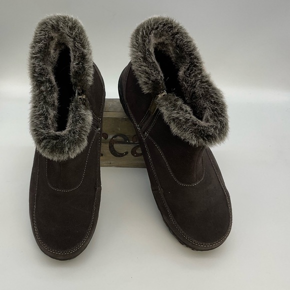 Khombu Shoes - Khombu Women’s Dark Brown Fur-Lined Zip Ankle Boots, Size 8
